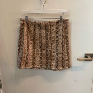 BRAND NEW SNAKE SKIN PRINT SKIRT